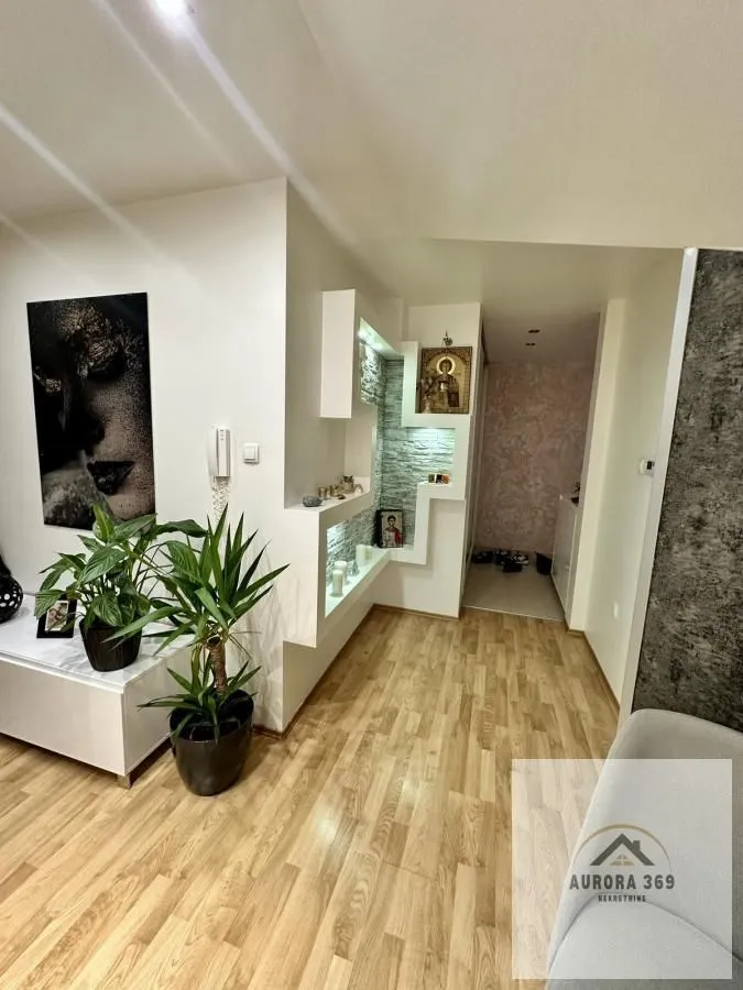 Prodaja, trosoban stan, 78m², Centar, Novi Sad