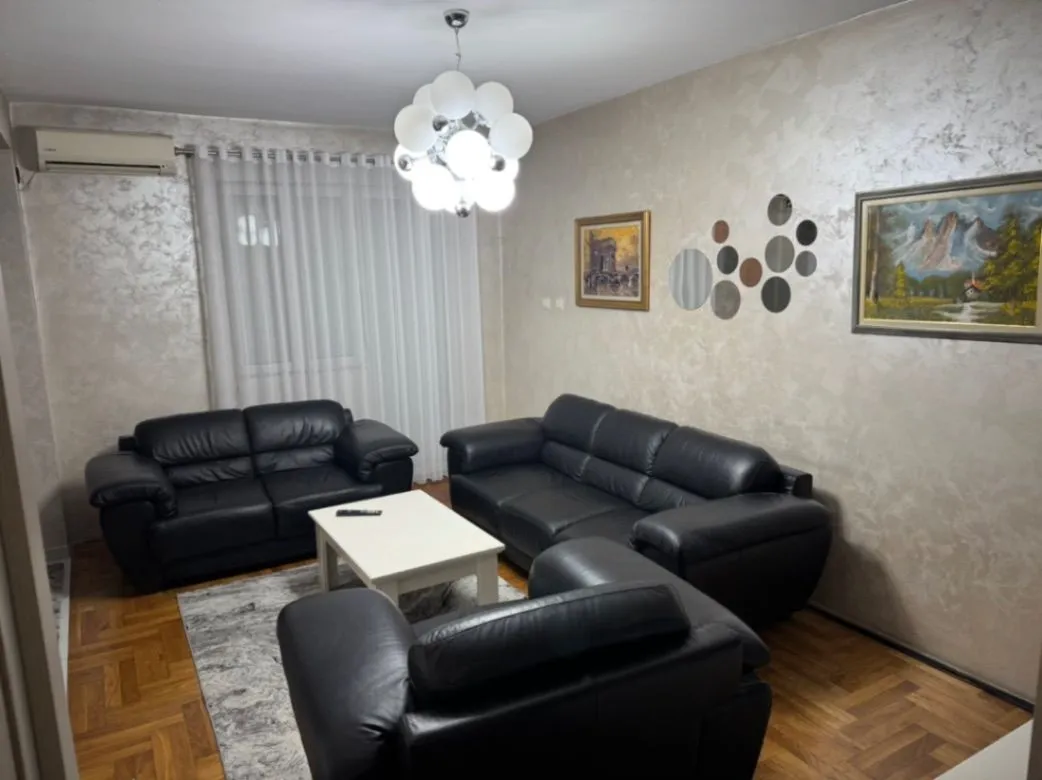 Izdavanje, dvosoban stan, 80m², Stari Aerodrom, Podgorica