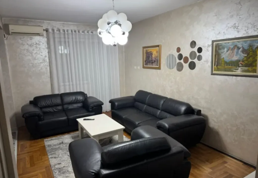 Izdavanje, dvosoban stan, 80m², Stari Aerodrom, Podgorica