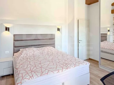 Izdavanje, dvosoban stan, 80m², Tivat, Crna Gora - image 2