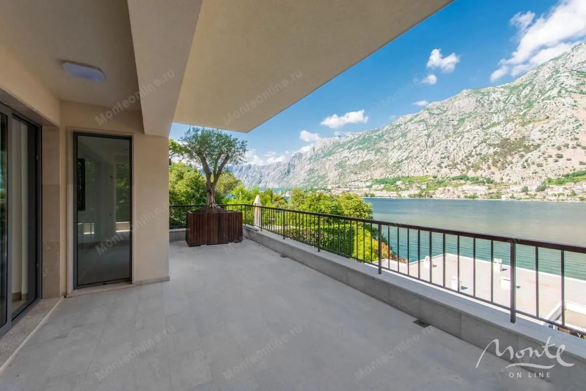 Prodaja, dvosoban stan, 174m², Muo, Kotor