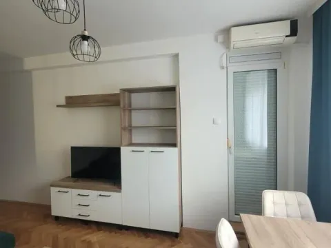 Izdavanje, jednosoban stan, 38m², Centar, Novi Sad - image 2