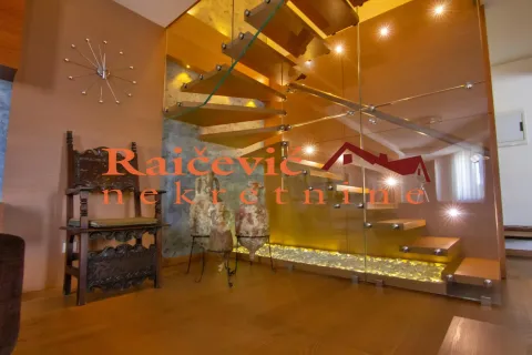 Izdavanje, stan, 189m², Vračar Hram, Vračar Sve Podlokacije - image 3