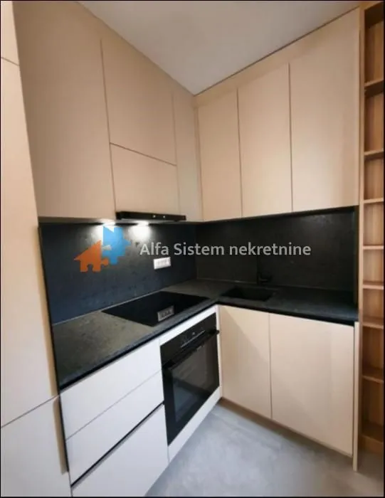 Izdavanje, trosoban stan, 65m², Čubura, Beograd