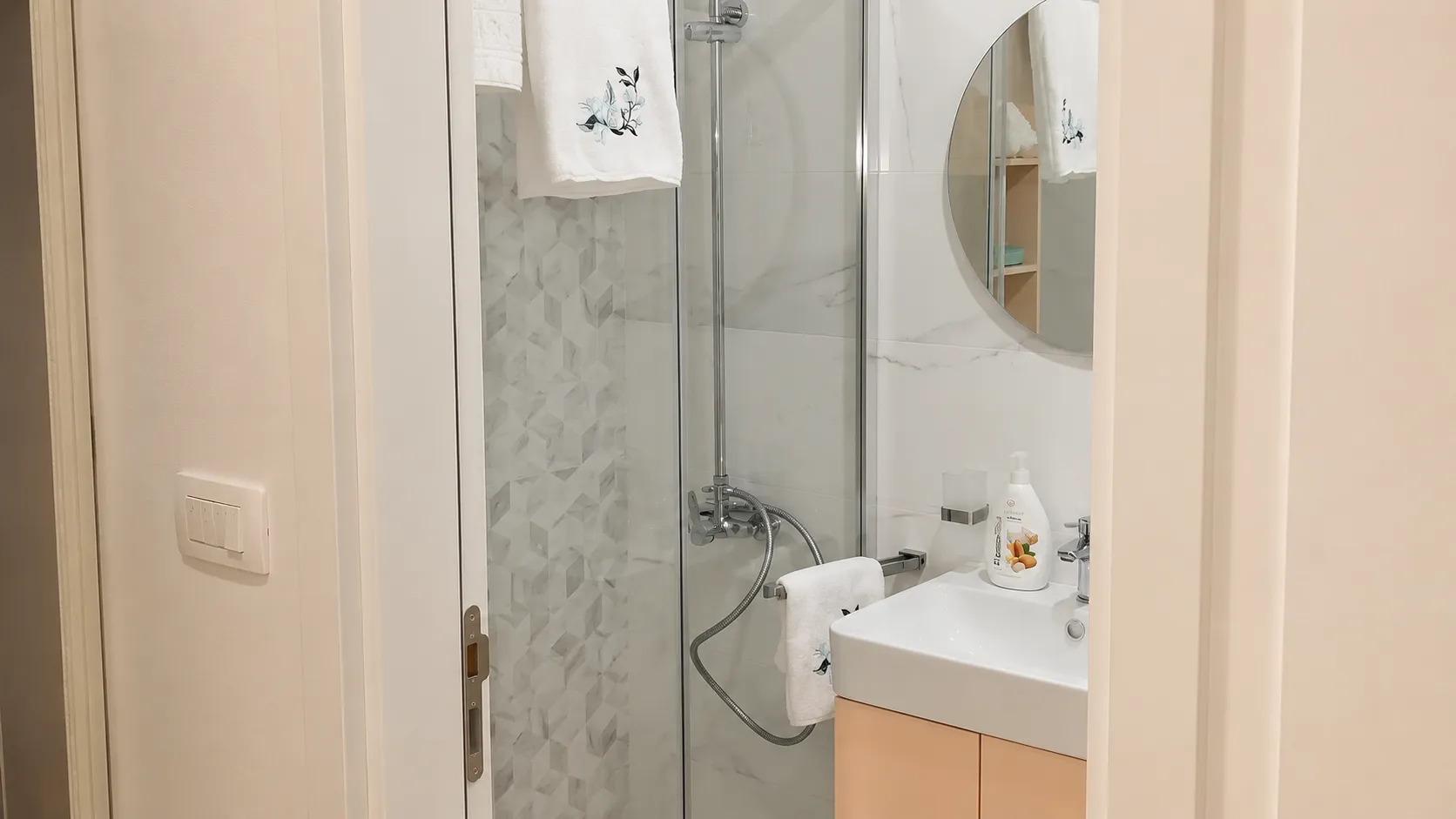 Rent, one bedroom apartment, 49m², Central Point, Podgorica