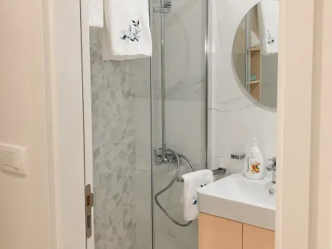 Rent, one bedroom apartment, 49m², Central Point, Podgorica - image 10