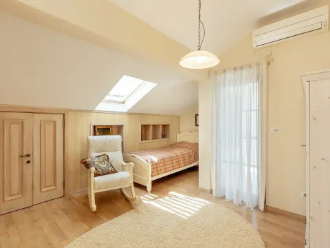 Sale, house, 354m², Kotor, Crna Gora - image 17