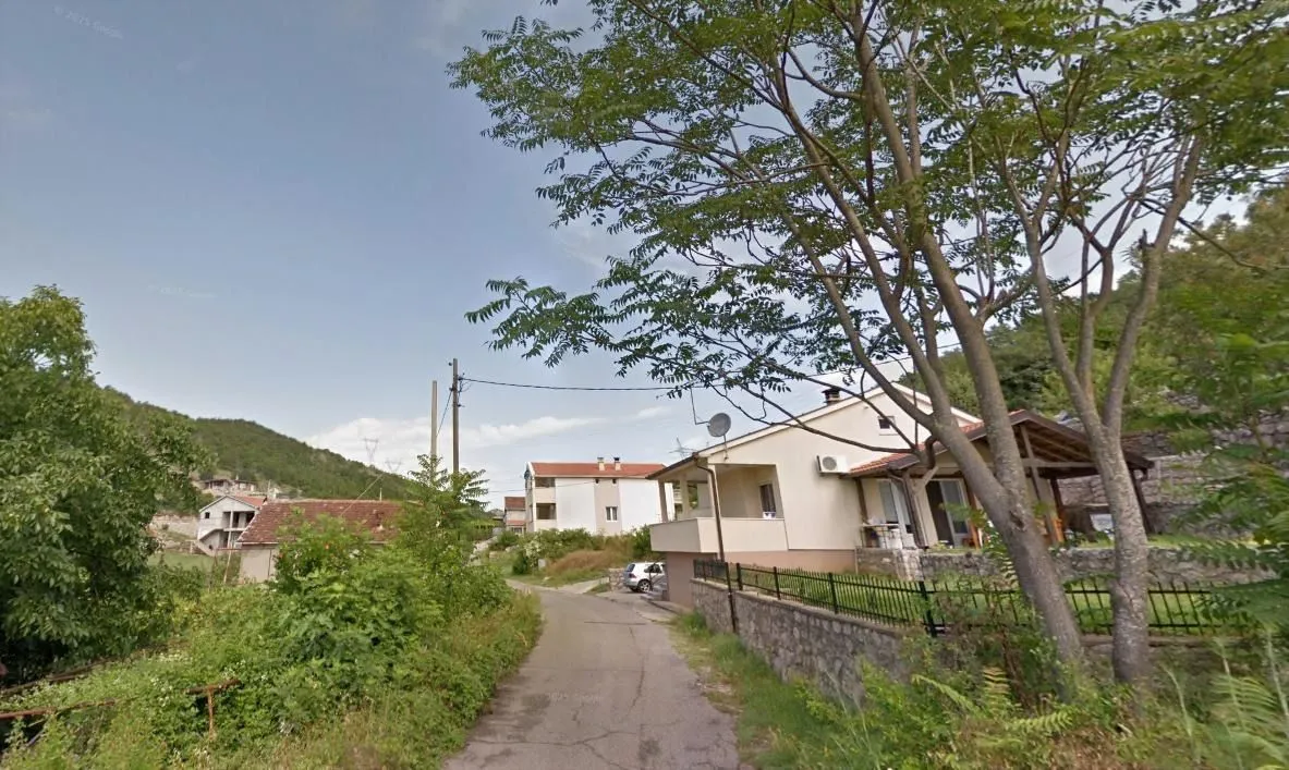 Prodaja, plac, 394m², Rogami, Podgorica