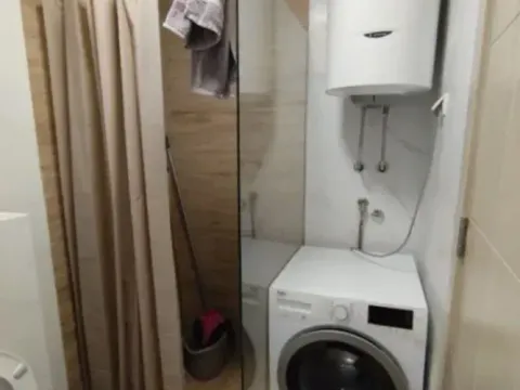 Izdavanje, jednosoban stan, 45m², Centar, Podgorica - image 6