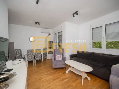 Izdavanje, dvosoban stan, 60m², Blok 6, Podgorica - image 2