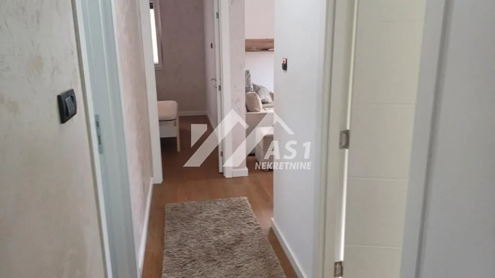 Izdavanje, trosoban stan, 60m², Podbara, Novi Sad Sve Podlokacije