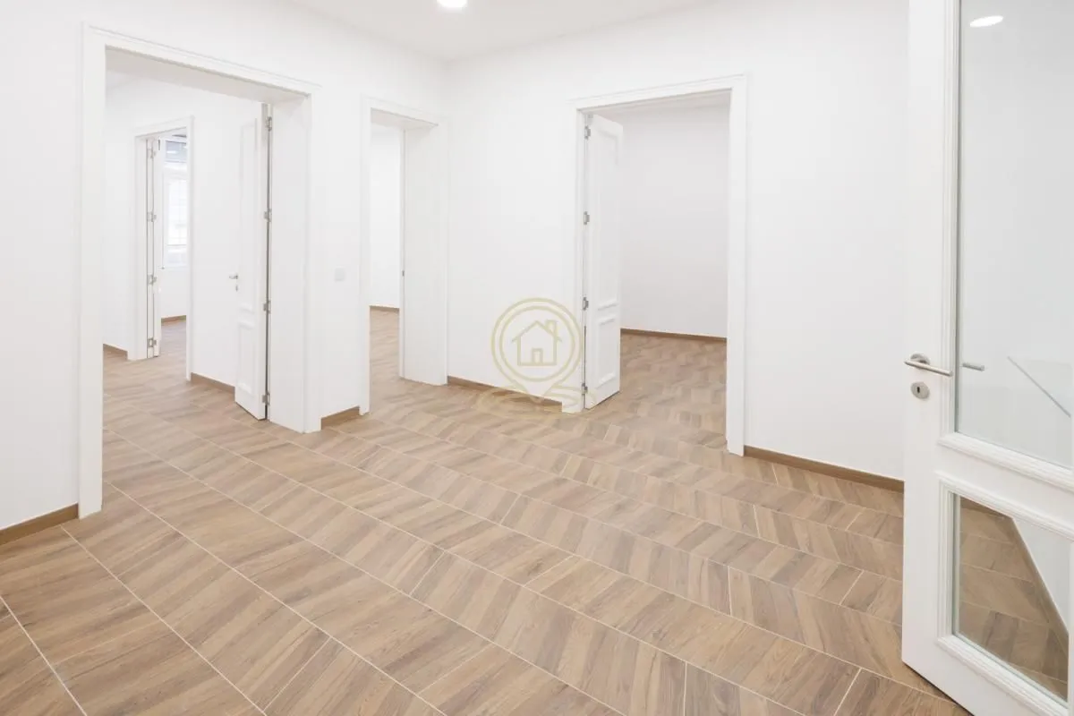 Rent, four bedroom apartment, 120m², Stari Grad, Beograd