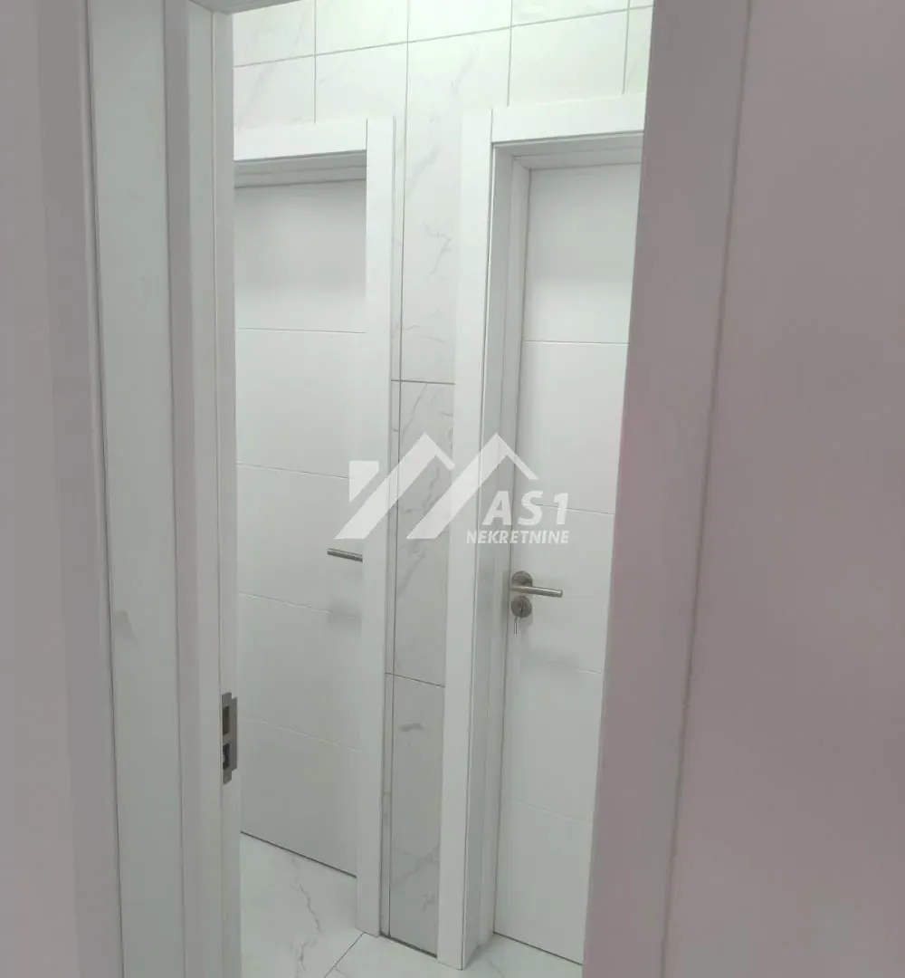 Rent, office space, 130m², Žabalj, Srbija