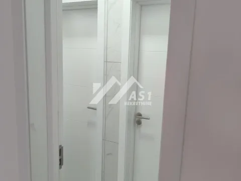 Rent, office space, 130m², Žabalj, Srbija - image 3