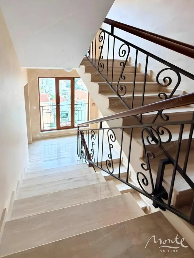 Sale, one bedroom apartment, 65m², Petrovac, Budva