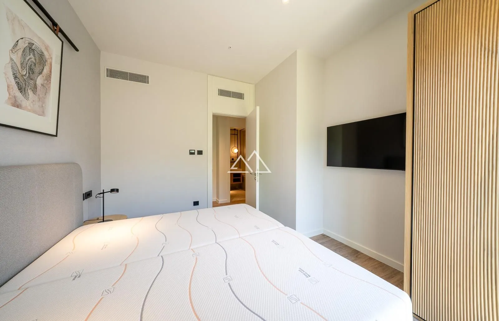Prodaja, dvosoban stan, 91m², Centar, Tivat