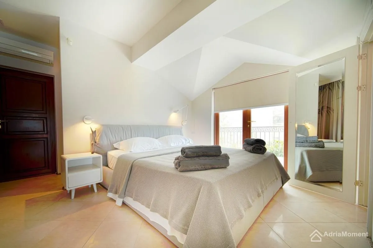 Prodaja, kuća, 238m², Krašići, Tivat