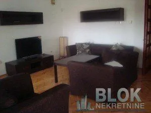 Izdavanje, kuća, 200m², Gorica C, Podgorica