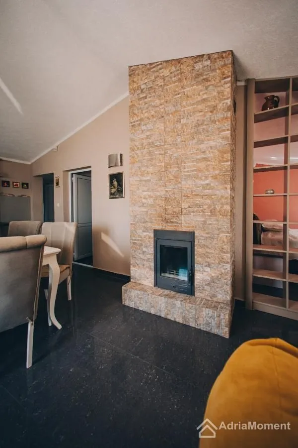 Sale, house, 300m², Krimovica, Kotor