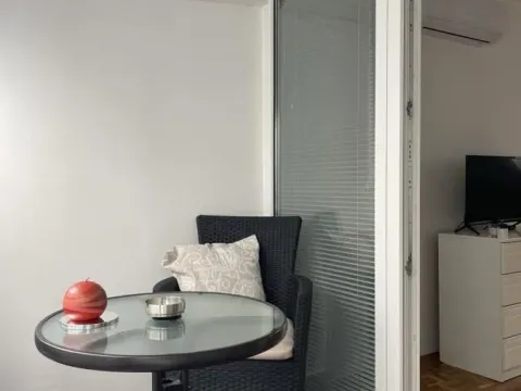 Izdavanje, trosoban stan, 100m², Centar, Novi Sad - image 6