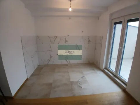 Prodaja, trosoban stan, 79m², Erdoglija, Kragujevac - image 3