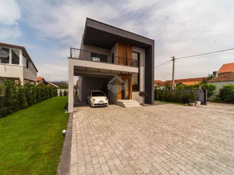 Kuća in Tološi