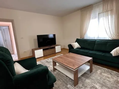 Izdavanje, dvosoban stan, 75m², Zlatica, Podgorica - image 4