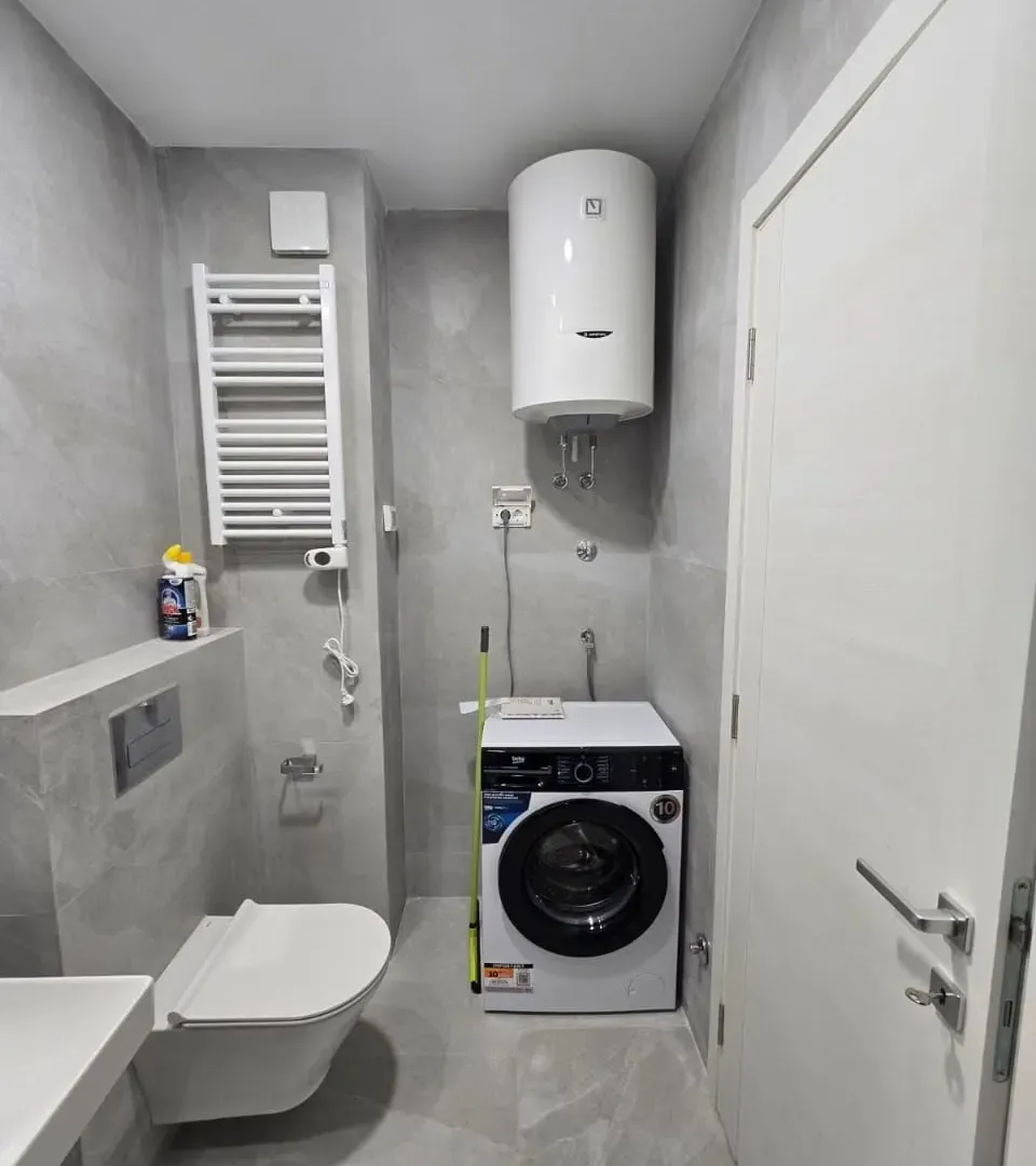 Izdavanje, jednosoban stan, 42m², Central Point, Podgorica