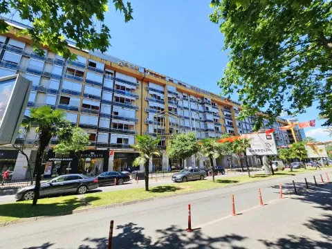 Izdavanje, dvosoban stan, 74m², Preko Morače, Podgorica - image 2