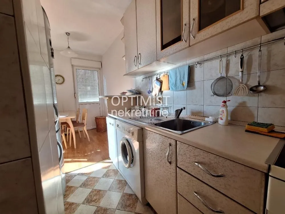 Rent, three bedroom apartment, 68m², Voždovac Sve Podlokacije, Beograd