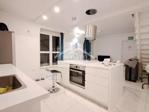 Prodaja, četvorosoban stan, 119m², Stari Grad, Beograd - image 2