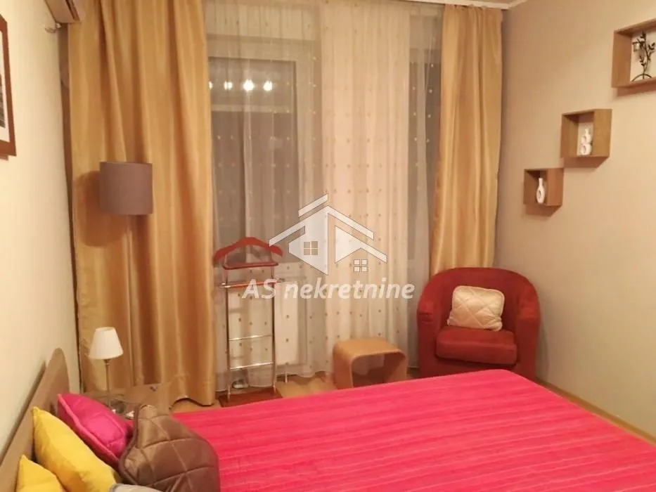 Izdavanje, dvosoban stan, 70m², Novi Beograd Sve Podlokacije, Beograd