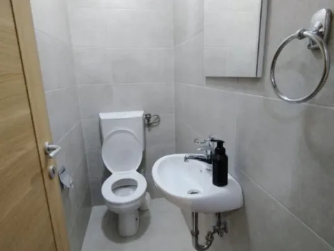 Izdavanje, dvosoban stan, 71m², Stari Aerodrom, Podgorica - image 7