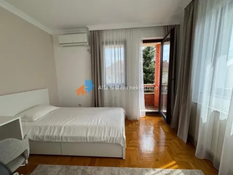 Rent, four bedroom apartment, 163m², Savski Venac, Beograd - image 31