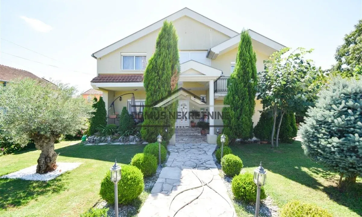 Rent, house, 250m², Donja Gorica, Podgorica