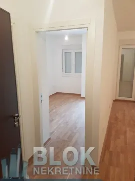 Izdavanje, jednosoban stan, 47m², City Kej, Podgorica - image 7