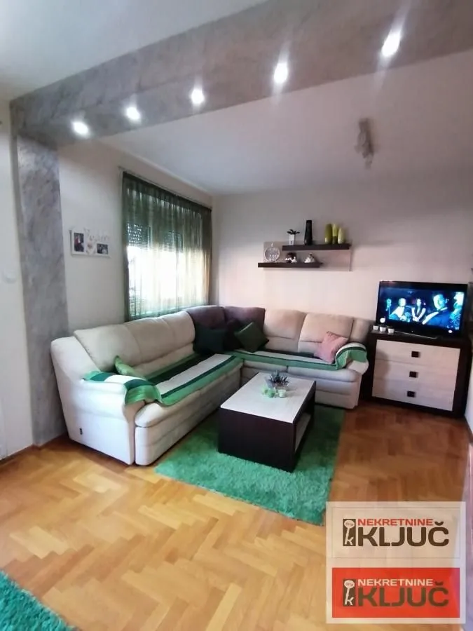 Prodaja, trosoban stan, 87m², Bulevar Oslobodjenja, Novi Sad Sve Podlokacije