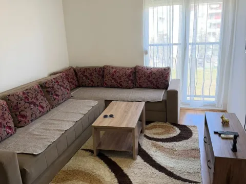 Izdavanje, jednosoban stan, 36m², Stari Aerodrom, Podgorica - image 1