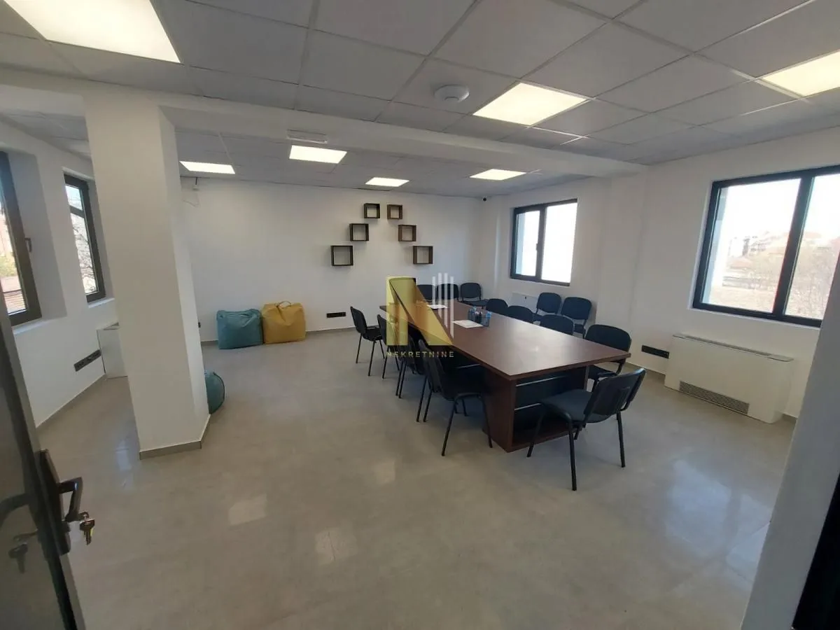 Rent, office space, 268m², Bulevar Oslobodjenja, Novi Sad Sve Podlokacije