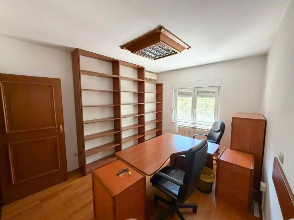 Rent, office space, 150m², Ljubović, Podgorica