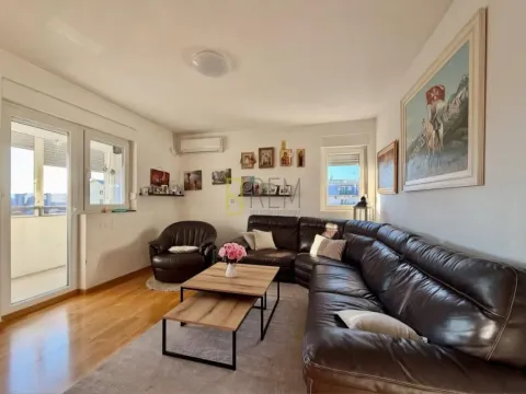 Sale, three bedroom apartment, 78m², Stari Aerodrom, Podgorica - image 2