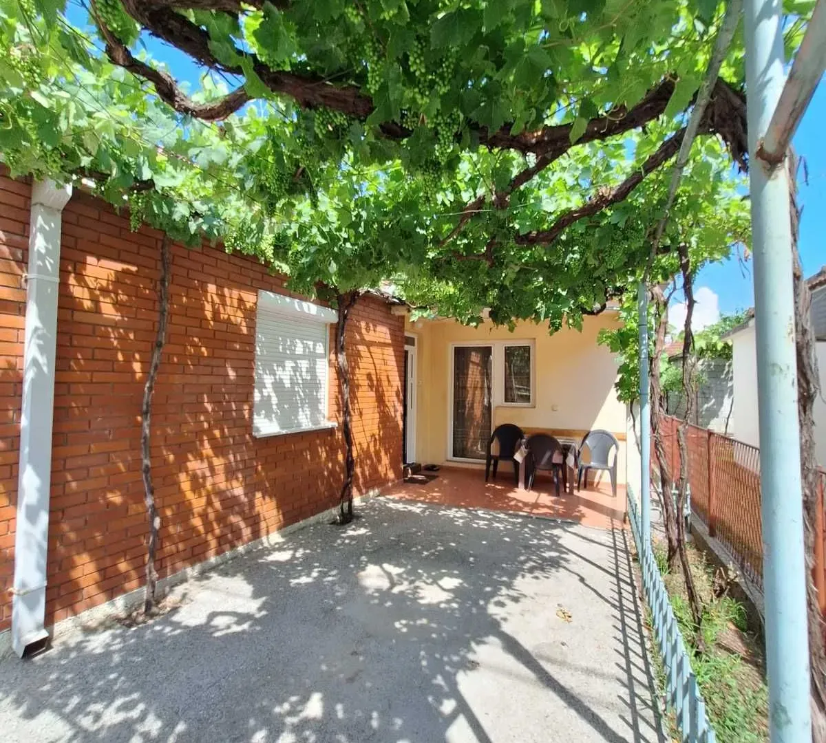 Prodaja, kuća, 90m², Tološi, Podgorica