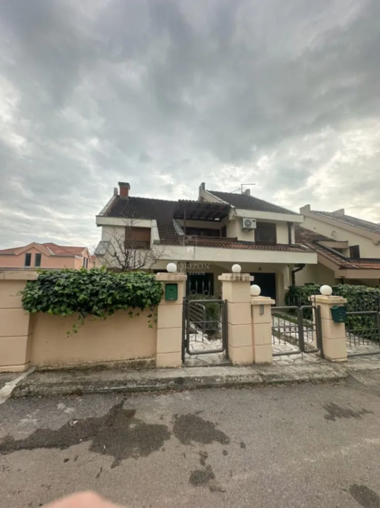 Izdavanje, kuća, 300m², Gorica C, Podgorica