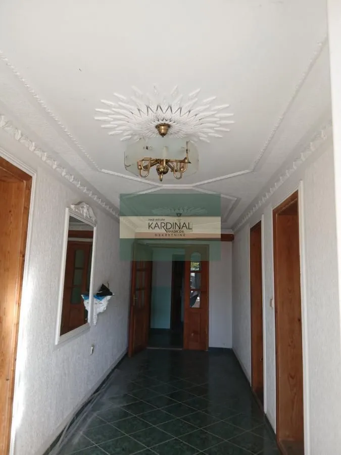 Sale, house, 536m², XI Kongres, Paraćin