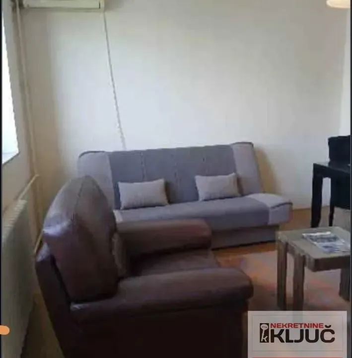 Izdavanje, dvosoban stan, 52m², Bulevar Oslobodjenja, Novi Sad Sve Podlokacije