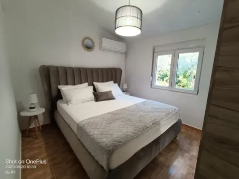 Izdavanje, kuća, 182m², Dobra Voda, Budva - image 9