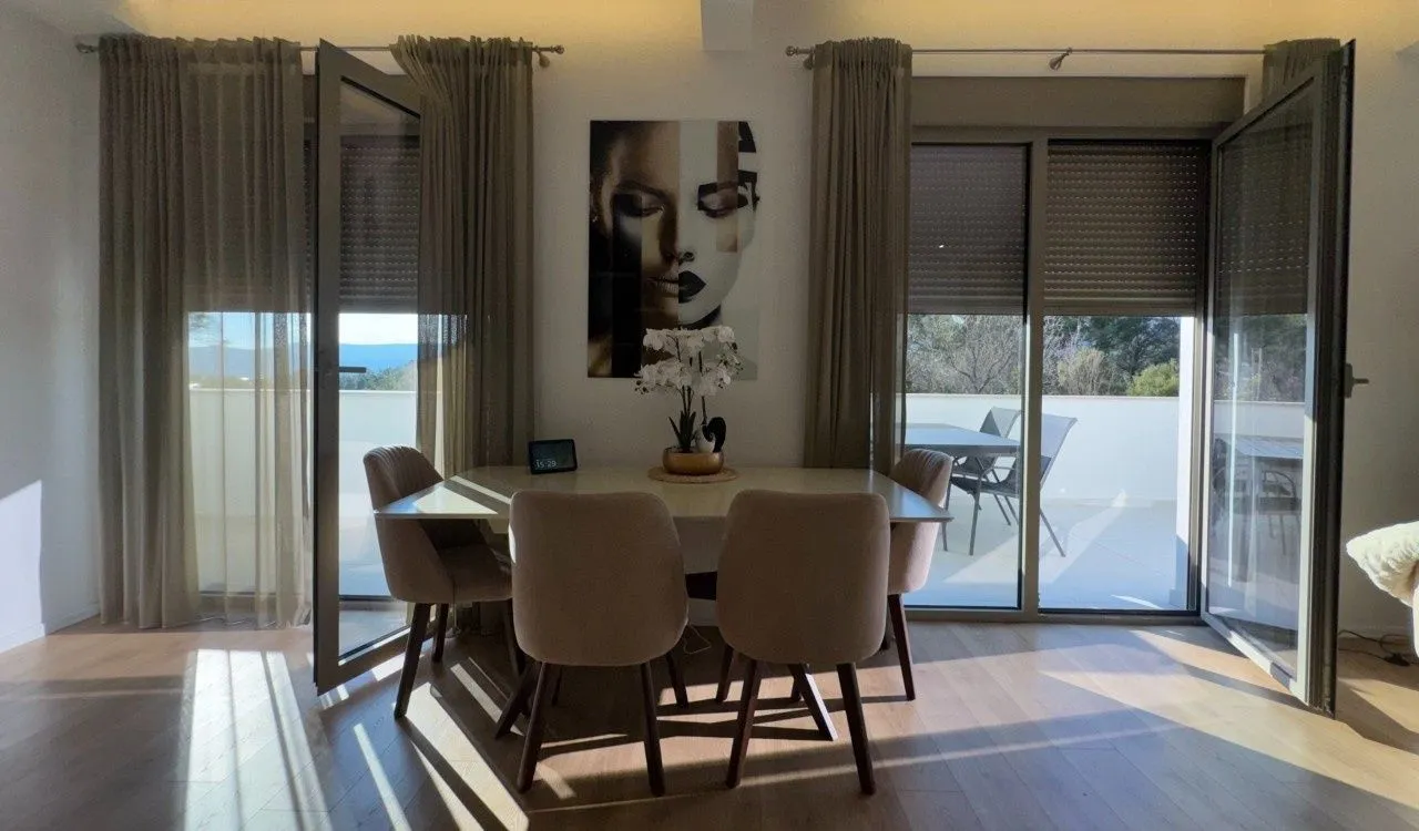 Prodaja, dvosoban stan, 90m², Tivat, Crna Gora
