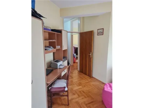 Prodaja, kuća, 410m², Pantelej, Niš - image 32