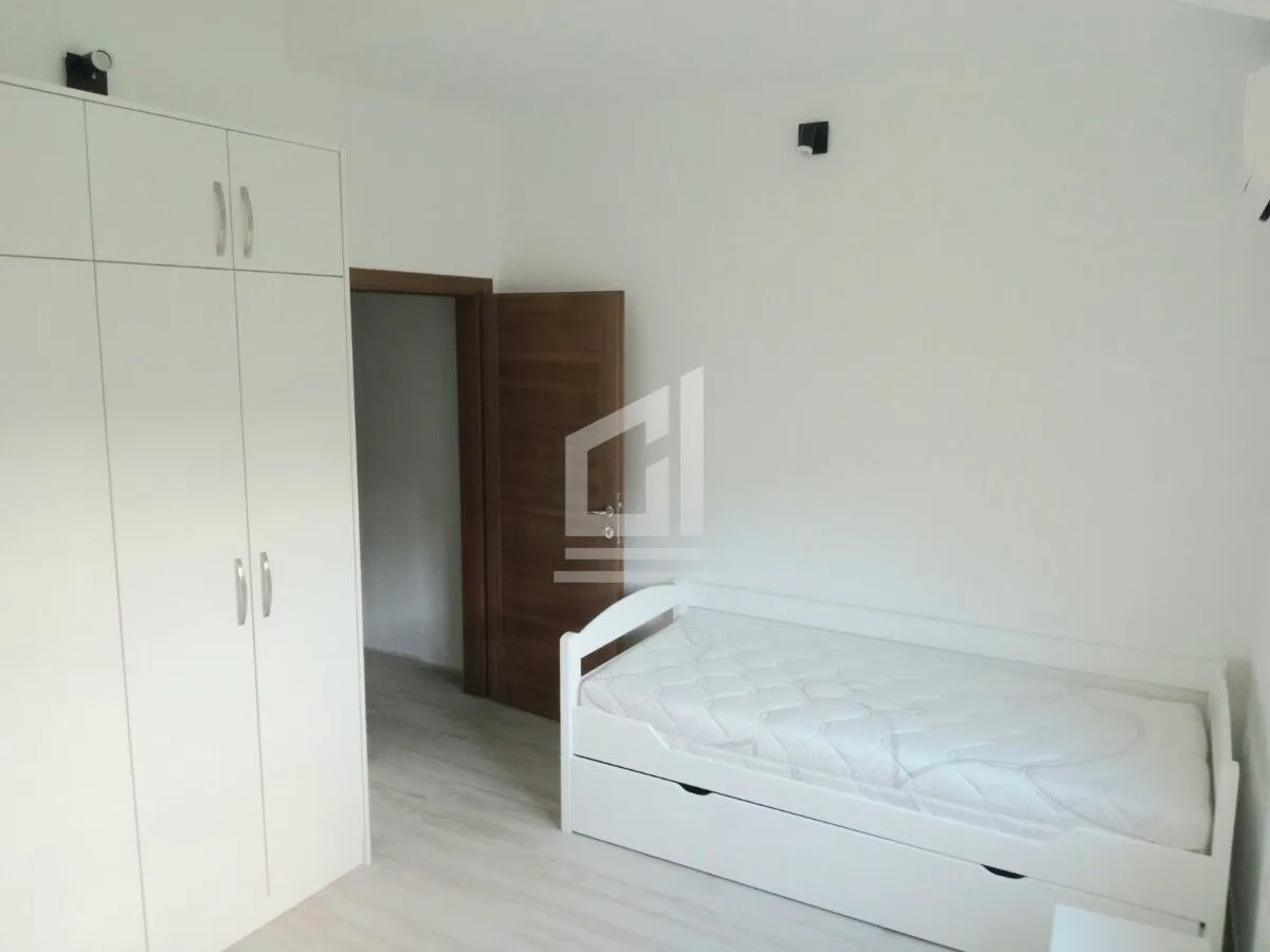Izdavanje, stan, 100m², Radanovići, Kotor