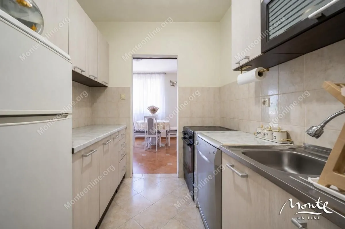 Sale, three bedroom apartment, 88m², Dobrota, Kotor